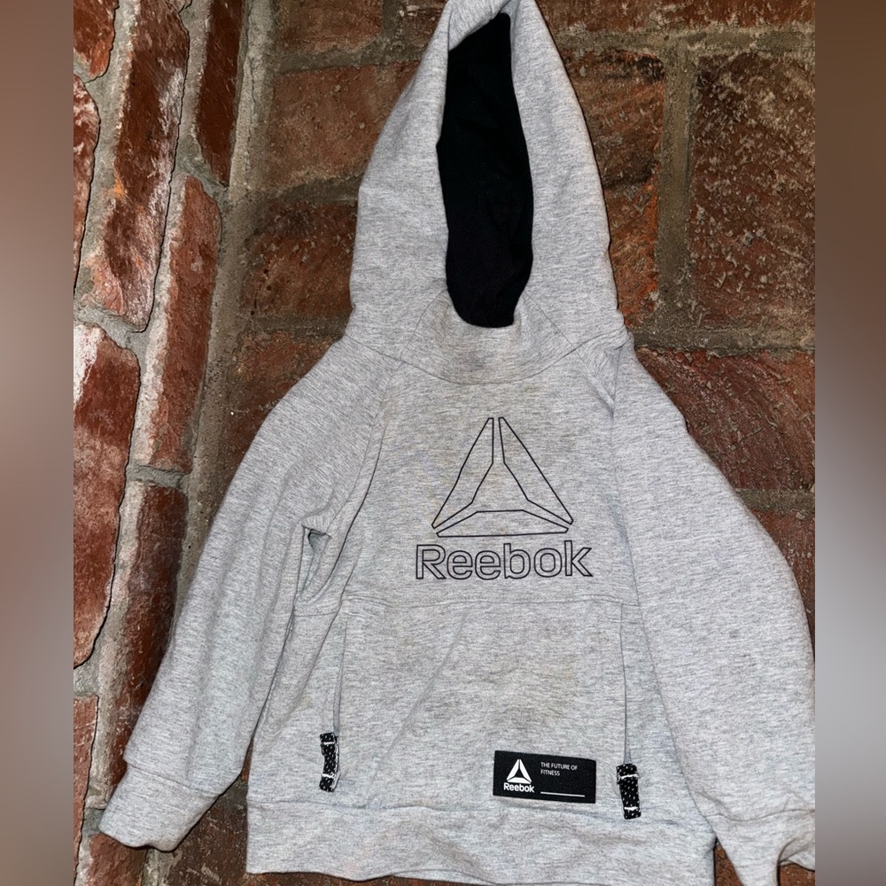 2T boys sweat suit. Jogger style sweat pants with matching hoodie.